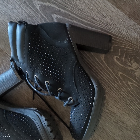 Booties - Picture 3 of 6